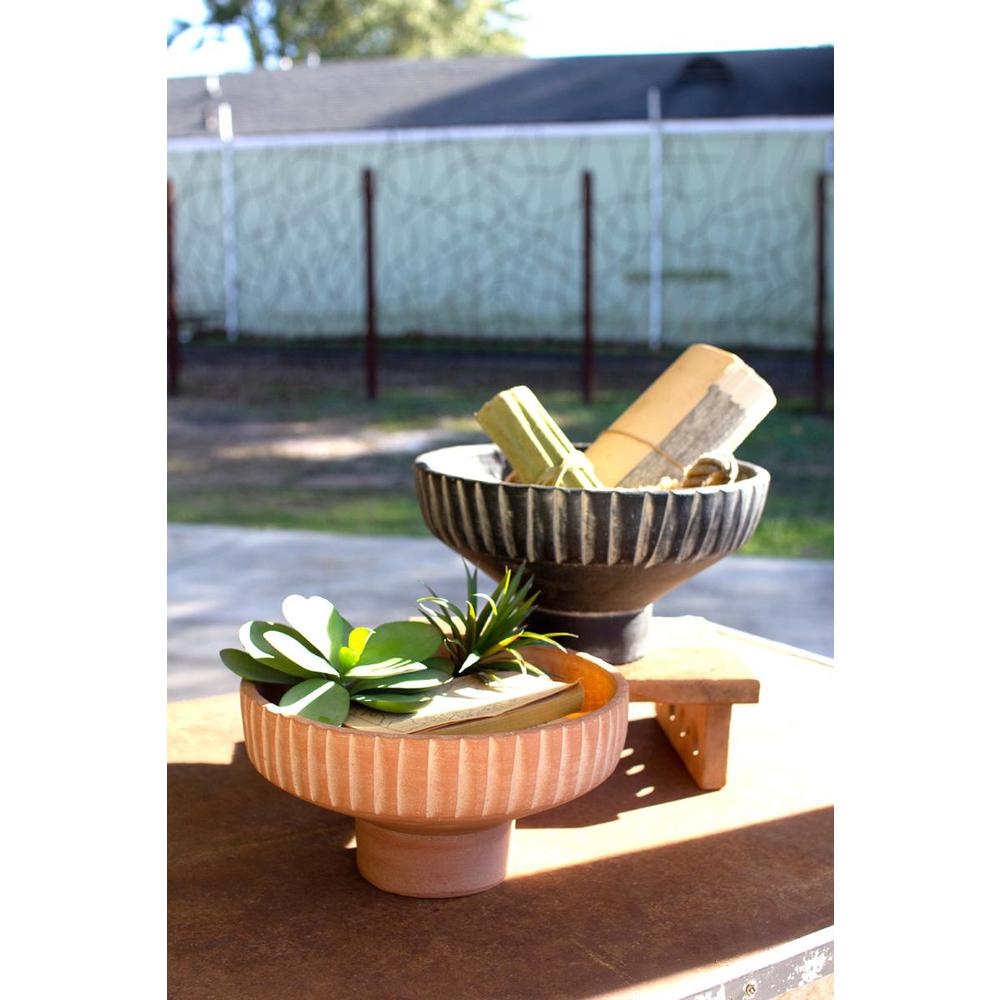 Footed Clay Bowls With Detail On Rim - Black Wash. Picture 4