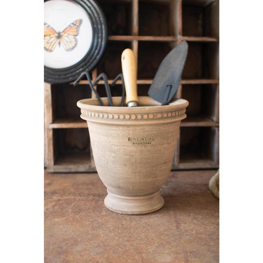 Large Clay Urn Planter. Picture 1