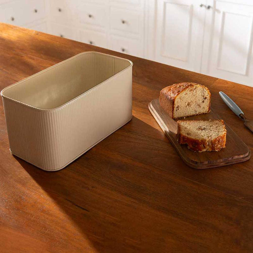 Bread Box With Wooden Lid. Picture 3