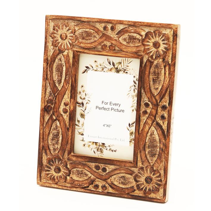 Carving Photo Frame 4'' X 6'' - Natural Wood. Picture 1