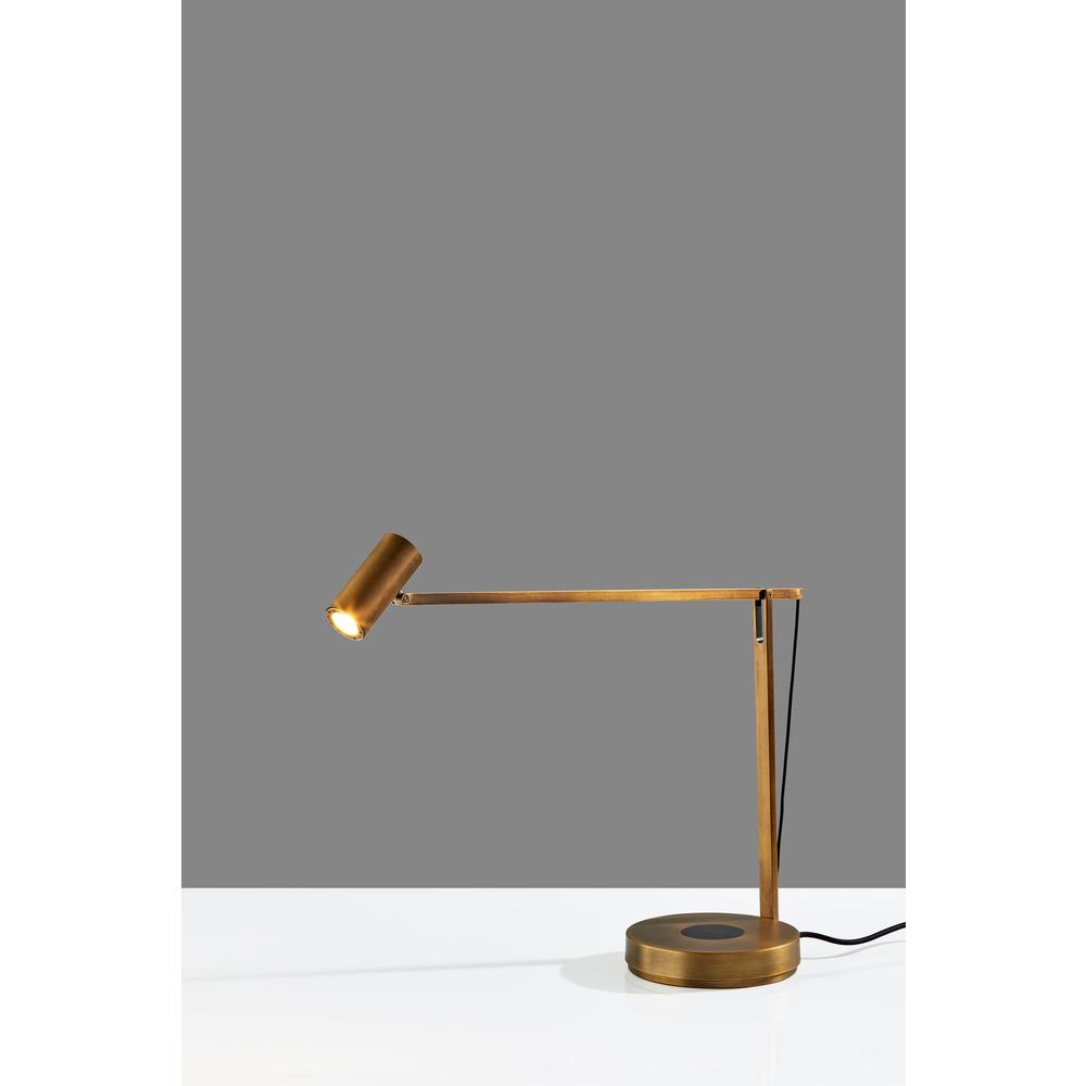 Turrell Task Lamp w. Wireless Charging. Picture 2