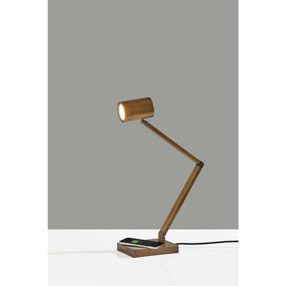 Newman Task Lamp w. Wireless Charging. Picture 2