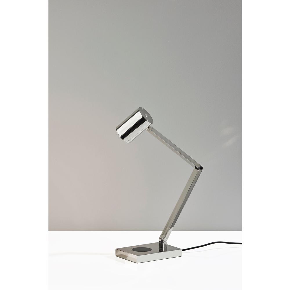 Newman Task Lamp w. Wireless Charging. Picture 3