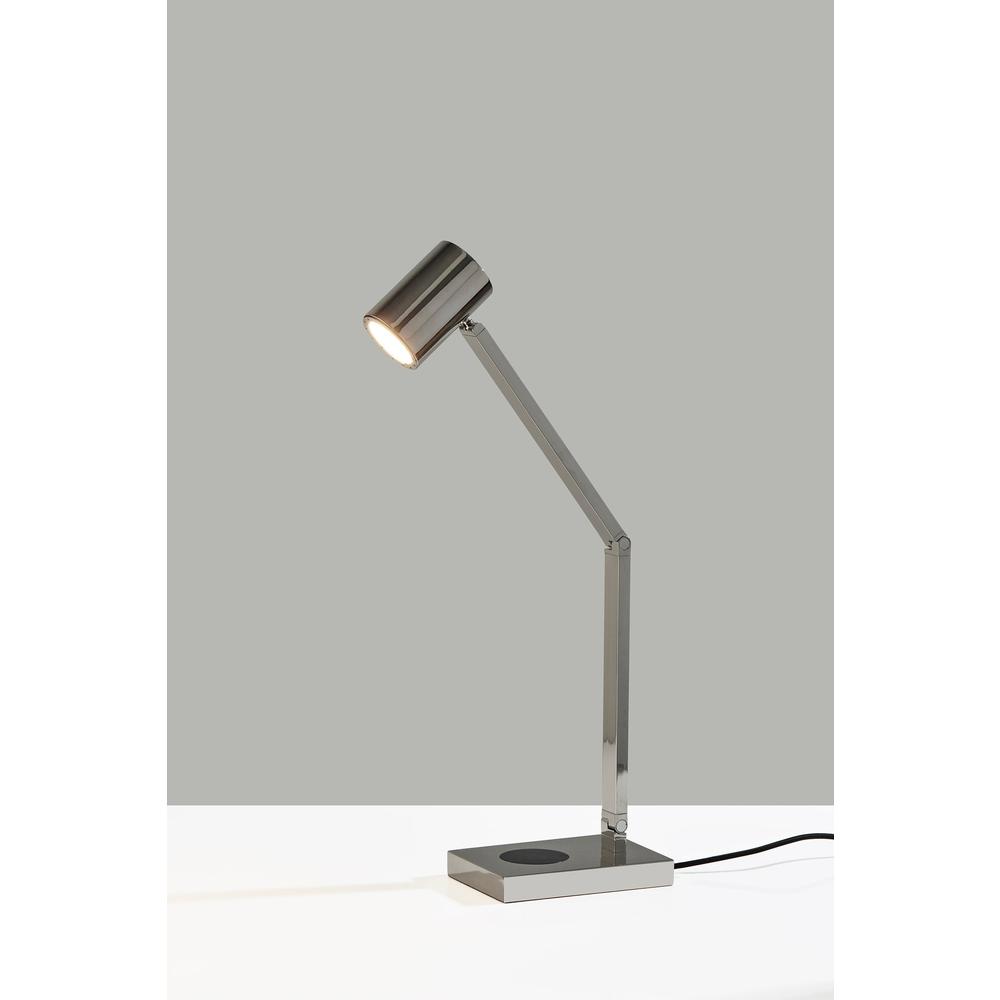 Newman Task Lamp w. Wireless Charging. Picture 1