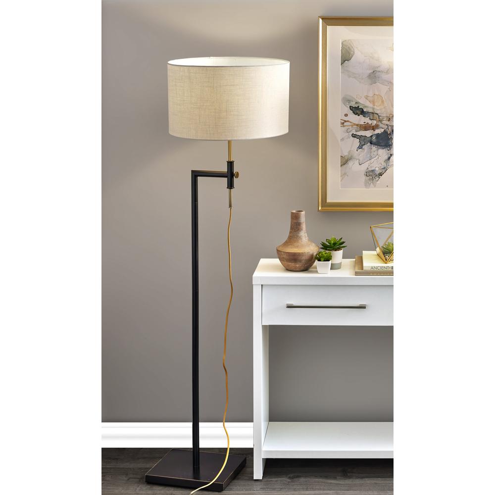 Winthrop Floor Lamp. Picture 3