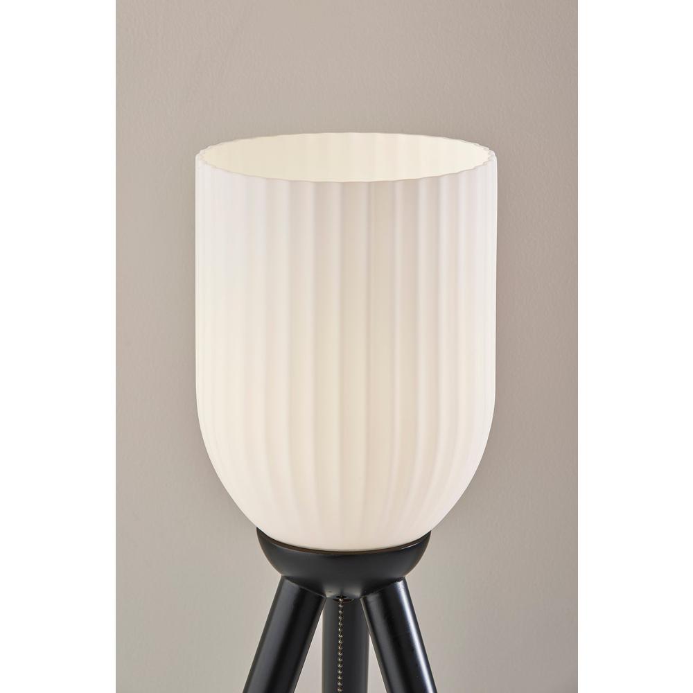 Kinsley Table Lamp. Picture 5