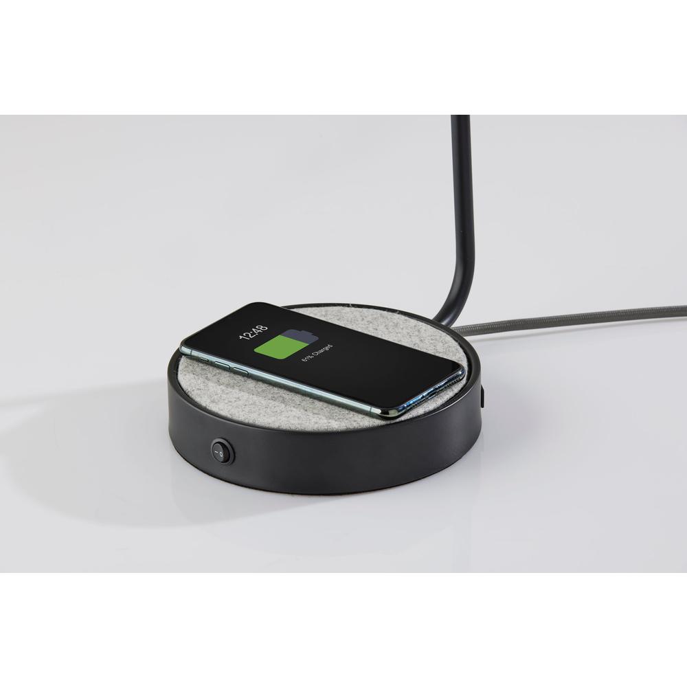 Brooks AdessoCharge Wireless Charging Desk Lamp. Picture 4