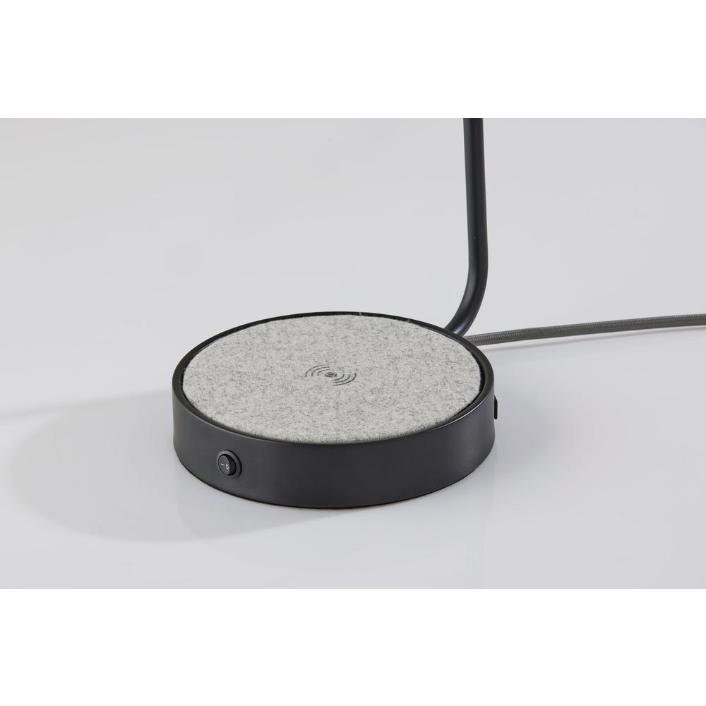 Brooks AdessoCharge Wireless Charging Desk Lamp. Picture 6