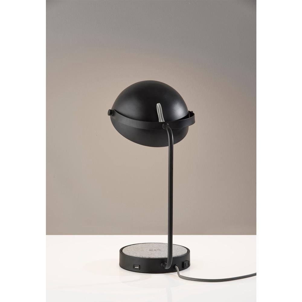 Brooks AdessoCharge Wireless Charging Desk Lamp. Picture 7