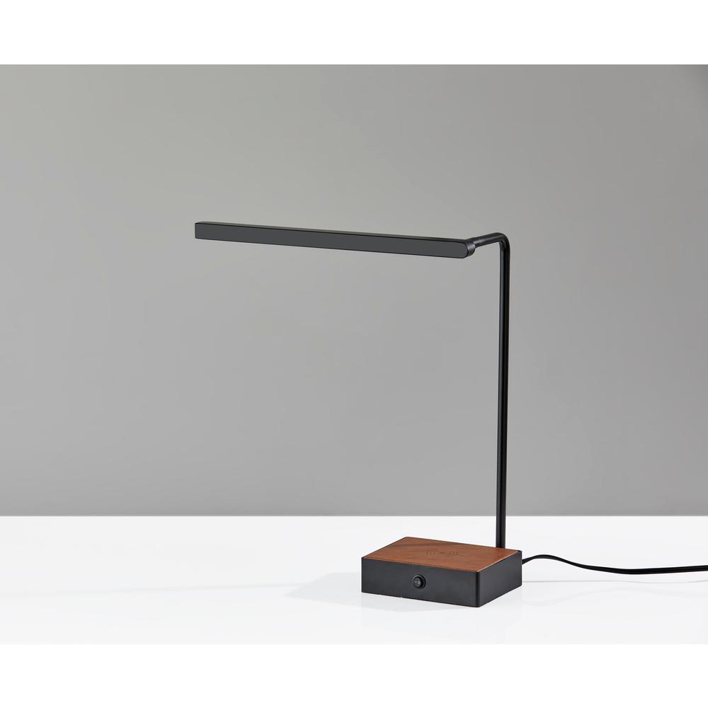 Sawyer LED AdessoCharge Wireless Charging Desk Lamp. Picture 2