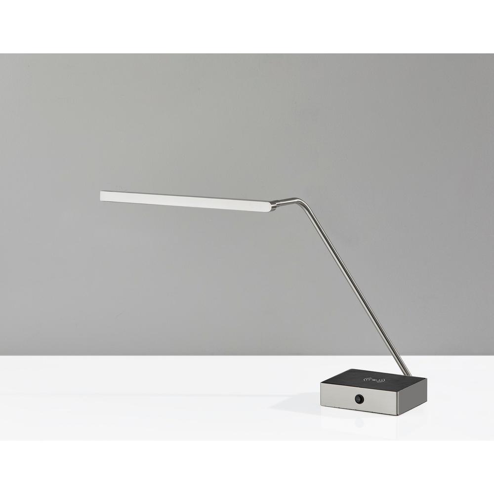 Sawyer LED AdessoCharge Wireless Charging Desk Lamp. Picture 3