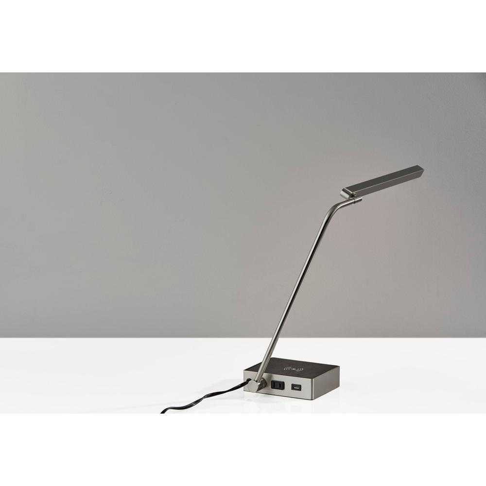 Sawyer LED AdessoCharge Wireless Charging Desk Lamp. Picture 4