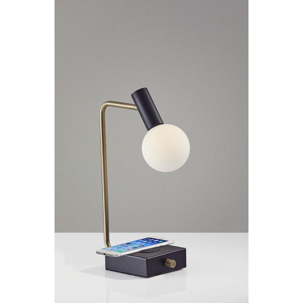 Windsor AdessoCharge LED Desk Lamp. Picture 3