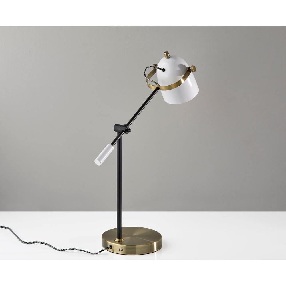 Casey Desk Lamp. Picture 3