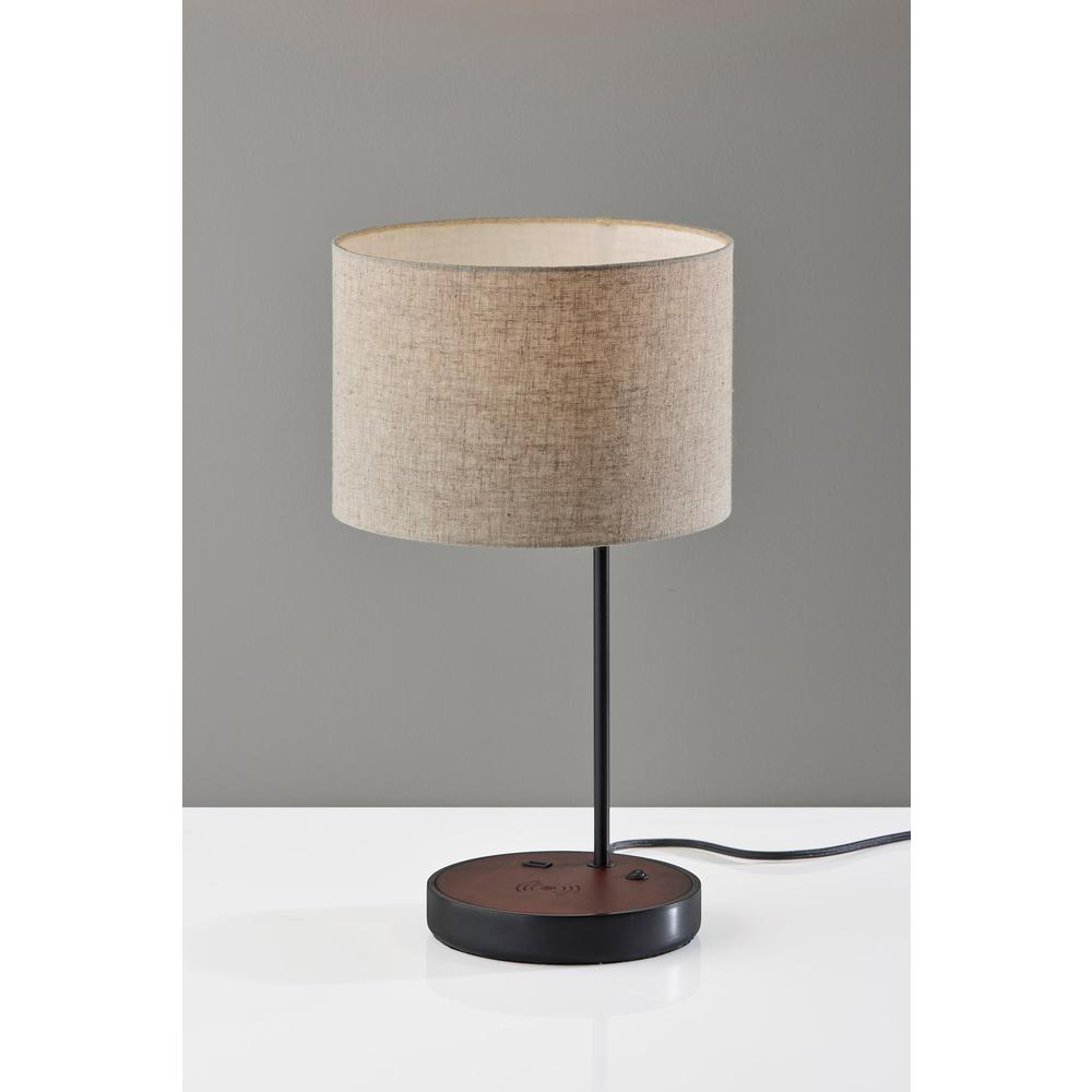 Oliver Wireless Charging Table Lamp. Picture 3
