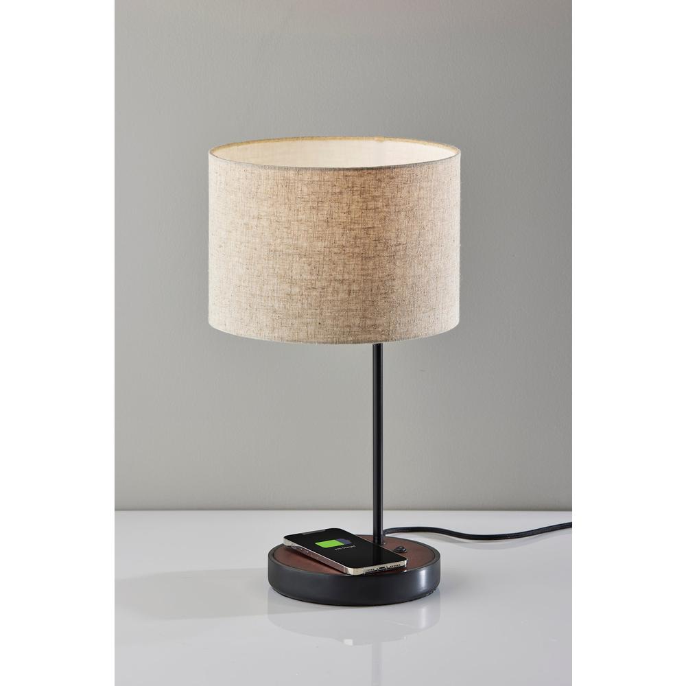 Oliver Wireless Charging Table Lamp. Picture 4
