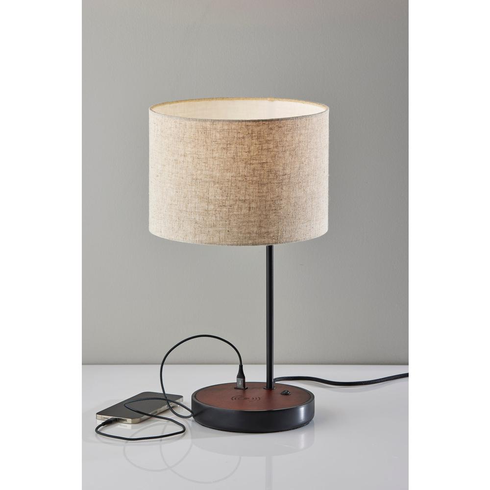 Oliver Wireless Charging Table Lamp. Picture 5