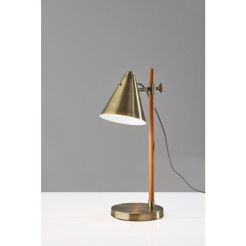 Bryn Desk Lamp. Picture 5