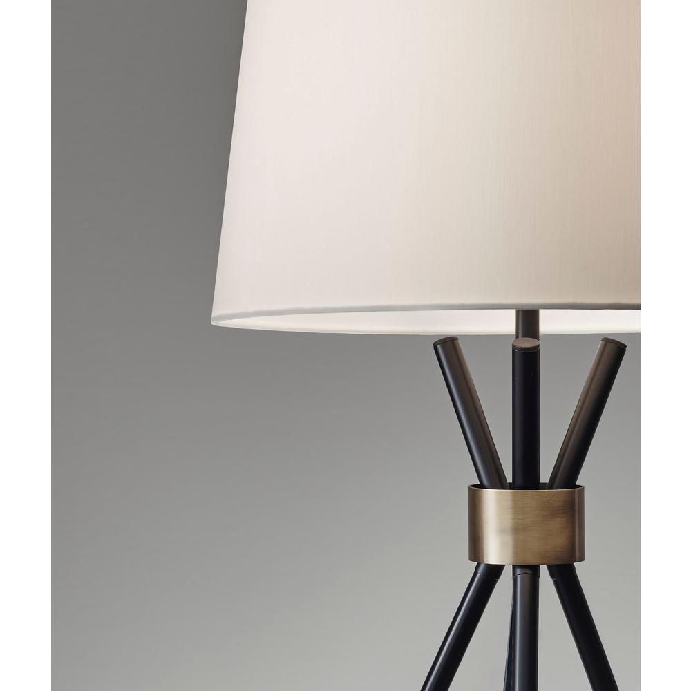 Benson Floor Lamp. Picture 3