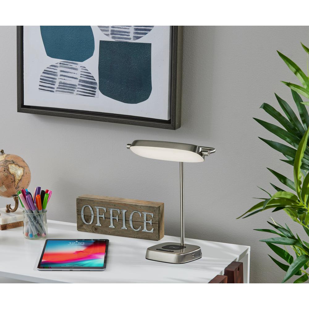 Radley LED AdessoCharge Desk Lamp w. Smart Switch. Picture 10