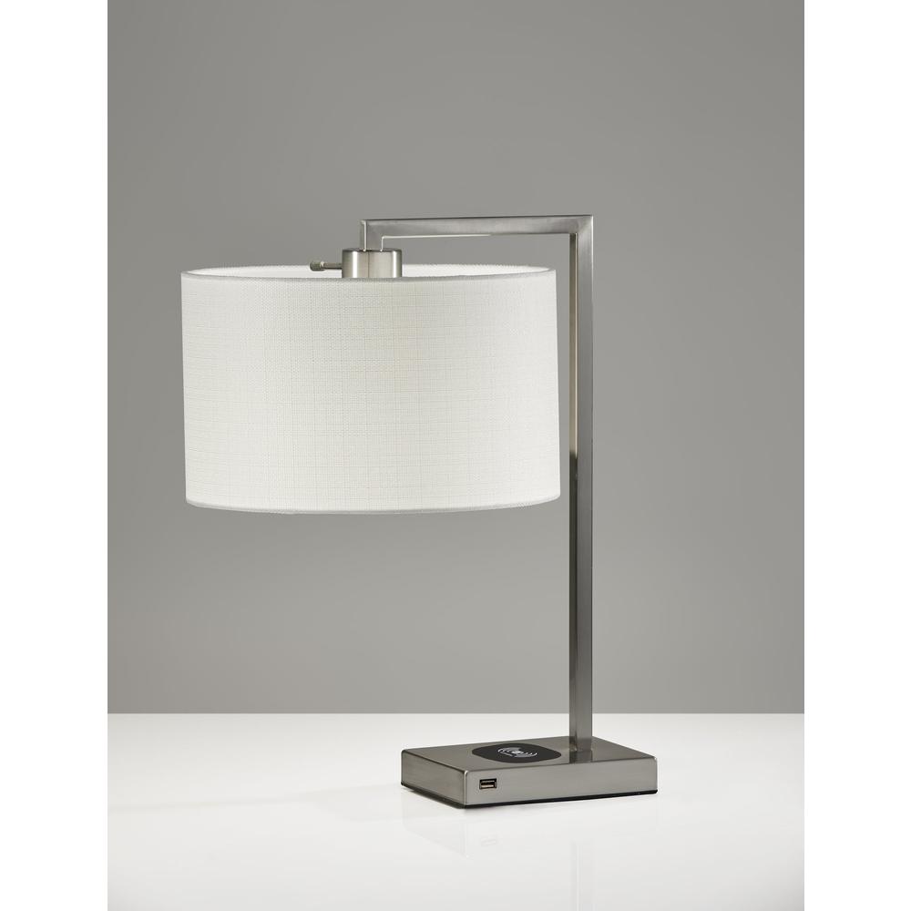 Austin AdessoCharge Table
Lamp. Picture 3