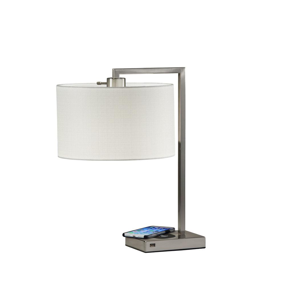 Austin AdessoCharge Table
Lamp. Picture 1