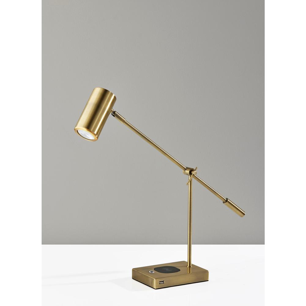 Collette AdessoCharge LED Desk Lamp. Picture 2