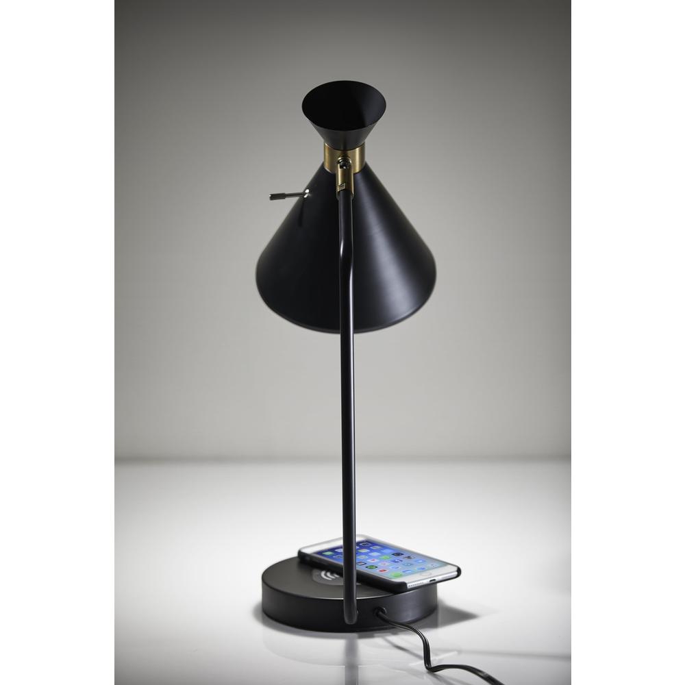 Maxine AdessoCharge Desk Lamp. Picture 4