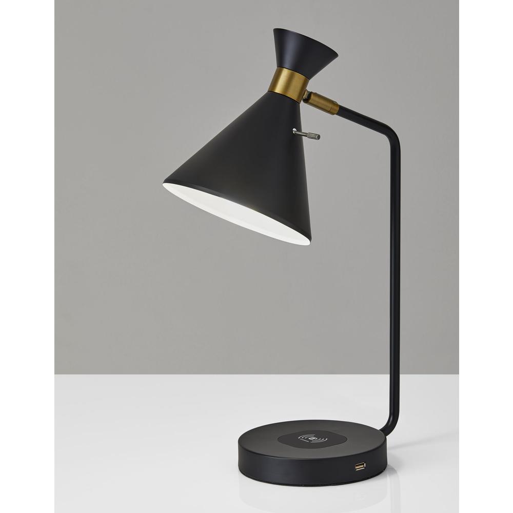 Maxine AdessoCharge Desk Lamp. Picture 5