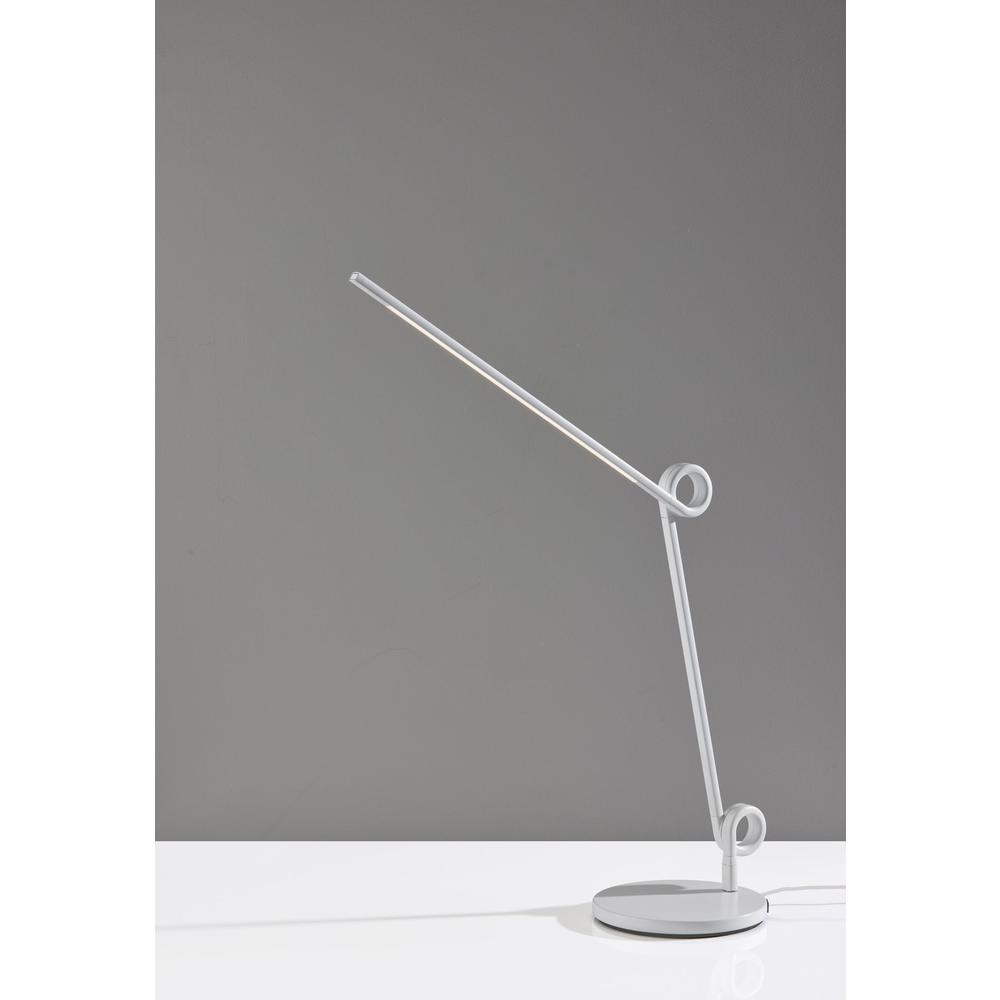 Knot LED Desk Lamp. Picture 2