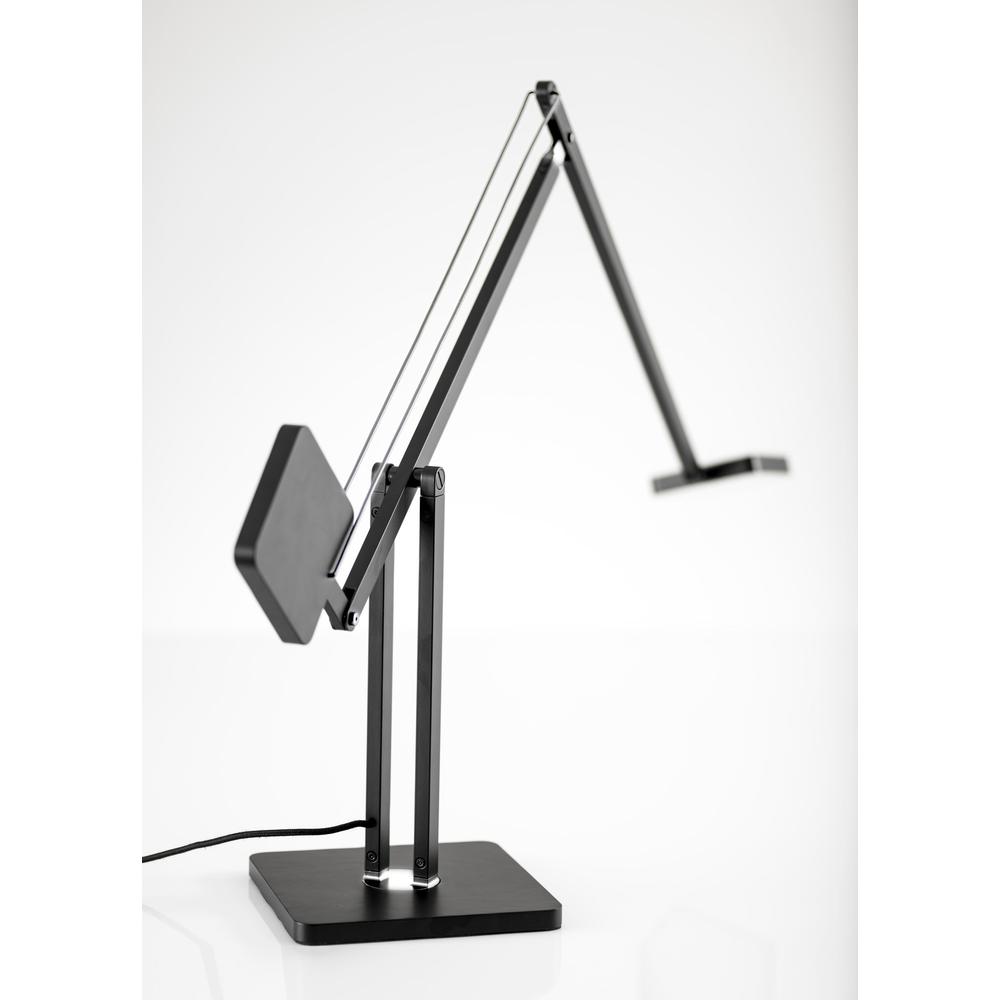 ADS360 Cooper LED Desk Lamp. Picture 4