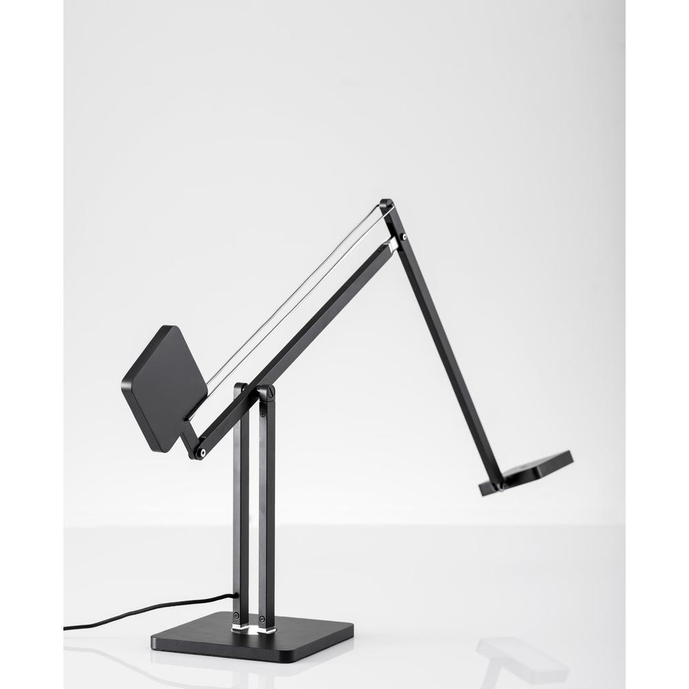 ADS360 Cooper LED Desk Lamp. Picture 6