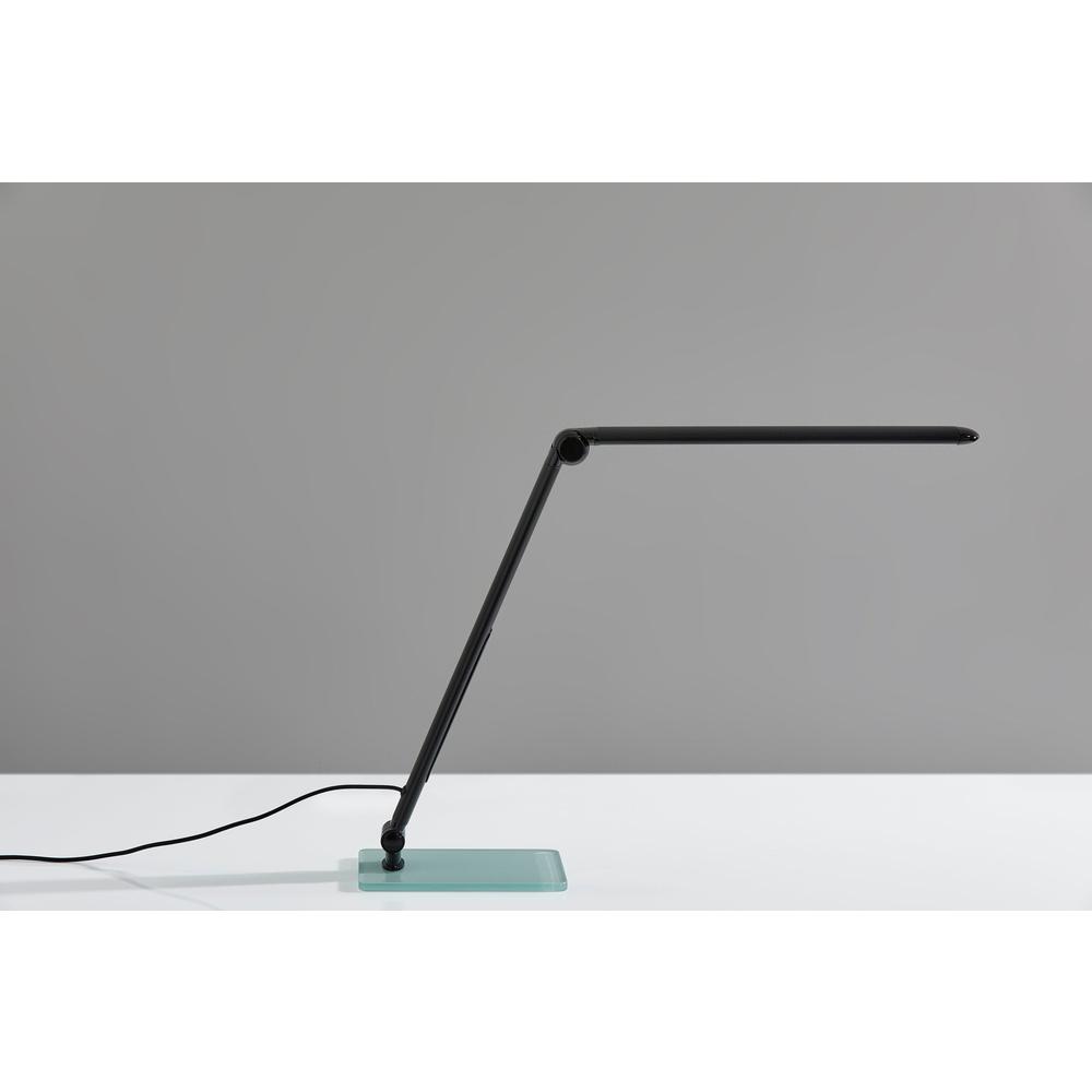 Douglas LED Multi-Function Desk Lamp. Picture 4