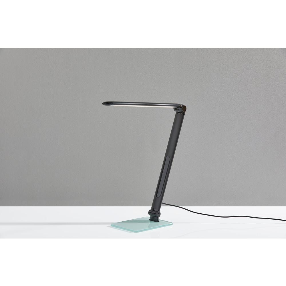 Douglas LED Multi-Function Desk Lamp. Picture 6