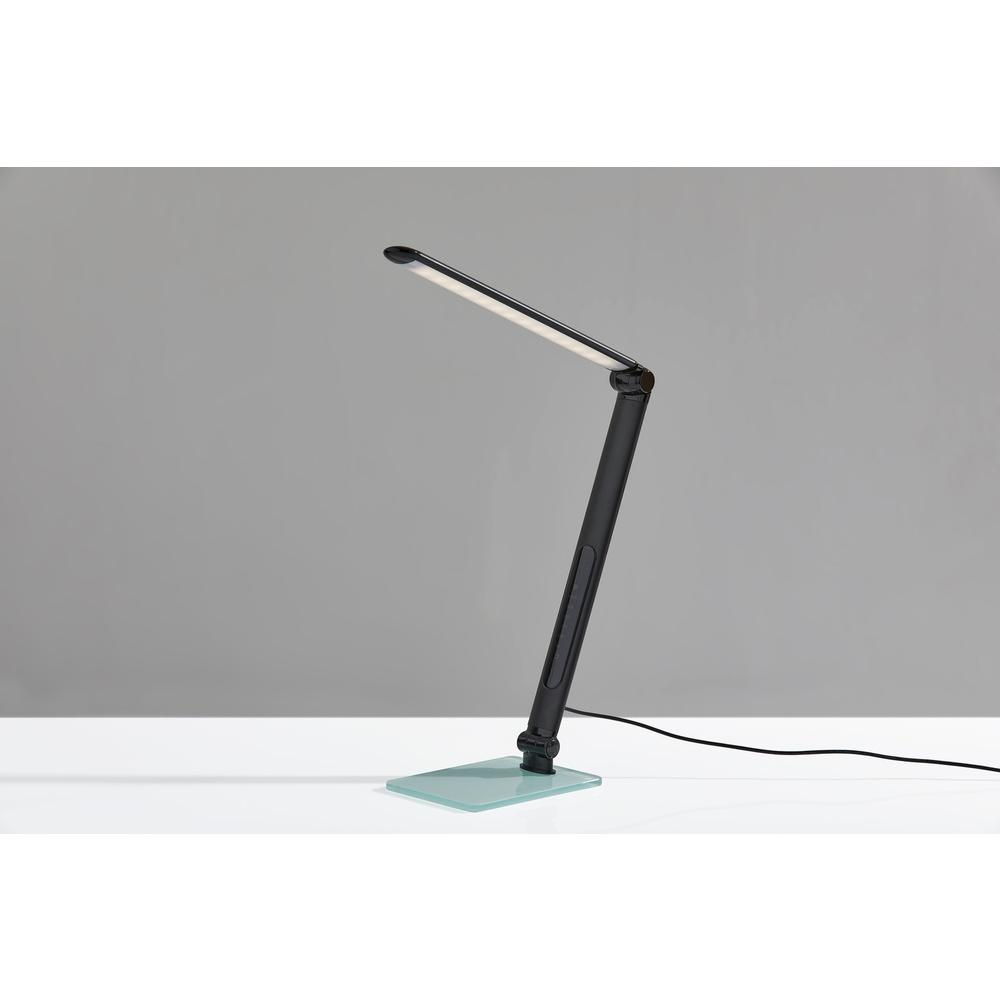 Douglas LED Multi-Function Desk Lamp. Picture 9
