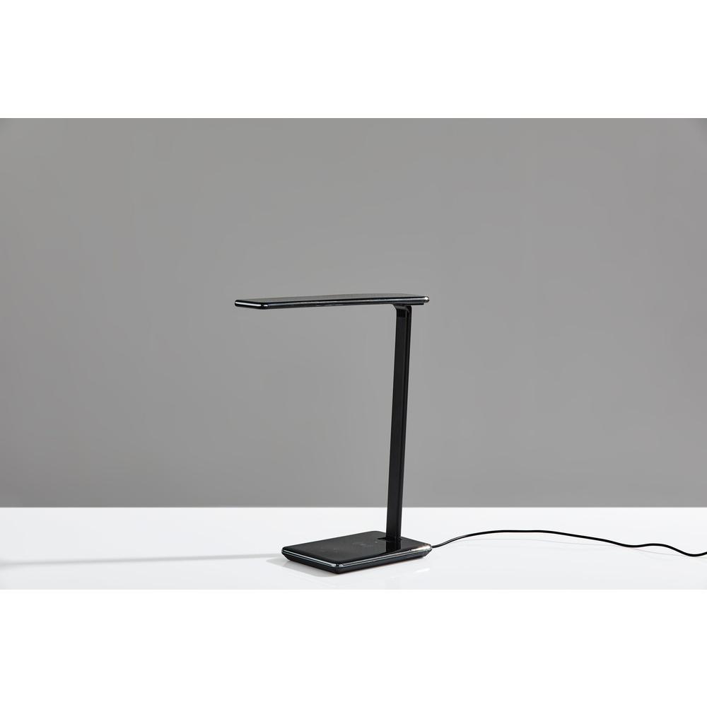 Declan LED AdessoCharge Wireless Charging Multi-Function Desk Lamp. Picture 2