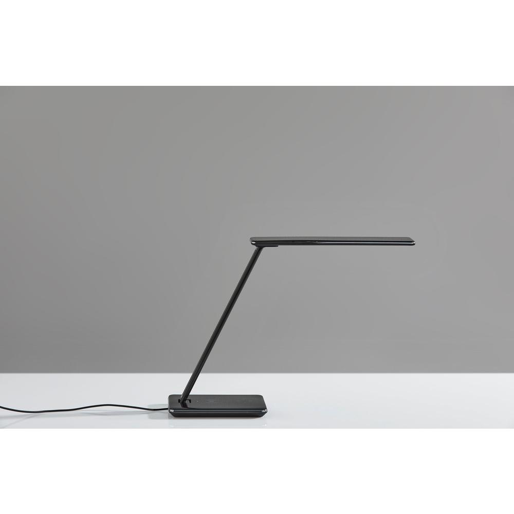 Declan LED AdessoCharge Wireless Charging Multi-Function Desk Lamp. Picture 3