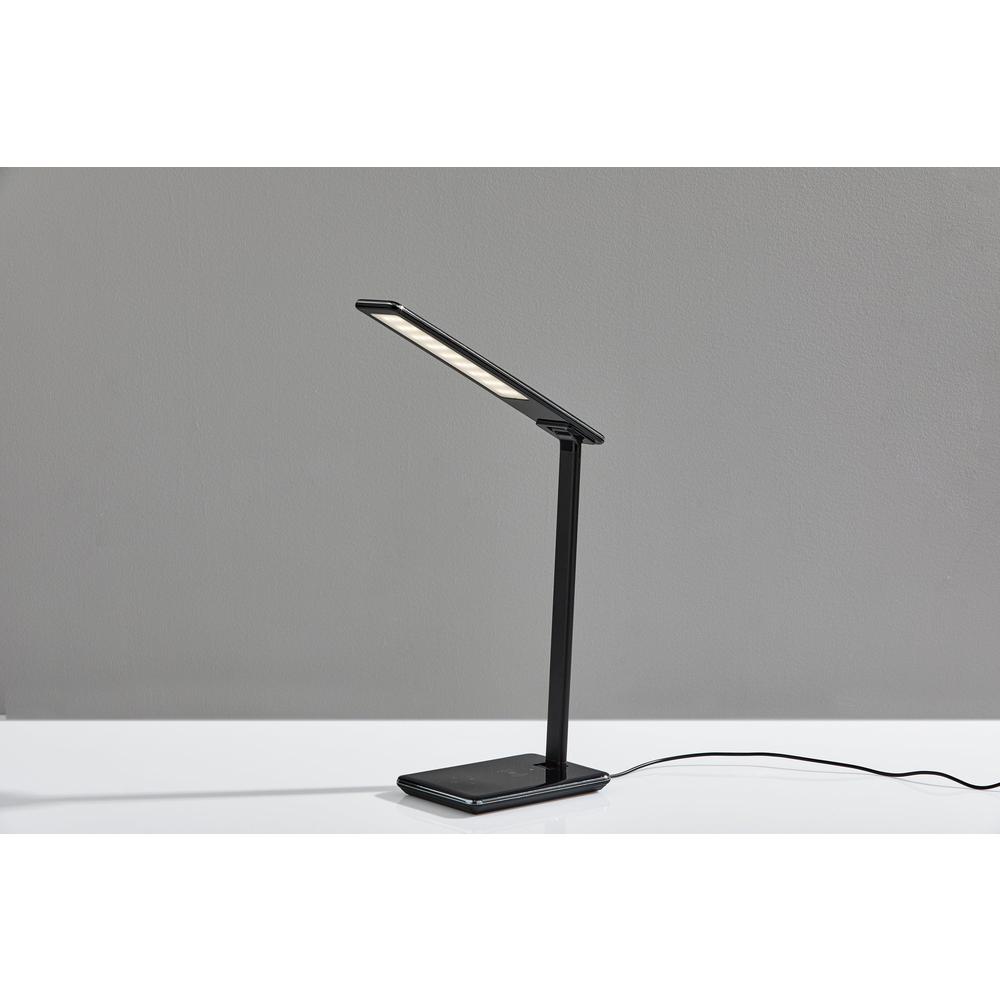 Declan LED AdessoCharge Wireless Charging Multi-Function Desk Lamp. Picture 6