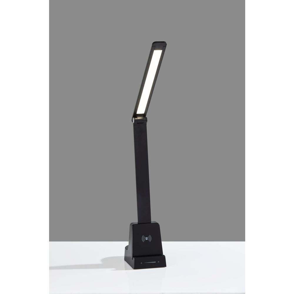 Cody LED Wireless Charging Desk Lamp w/ Smart Switch. Picture 3