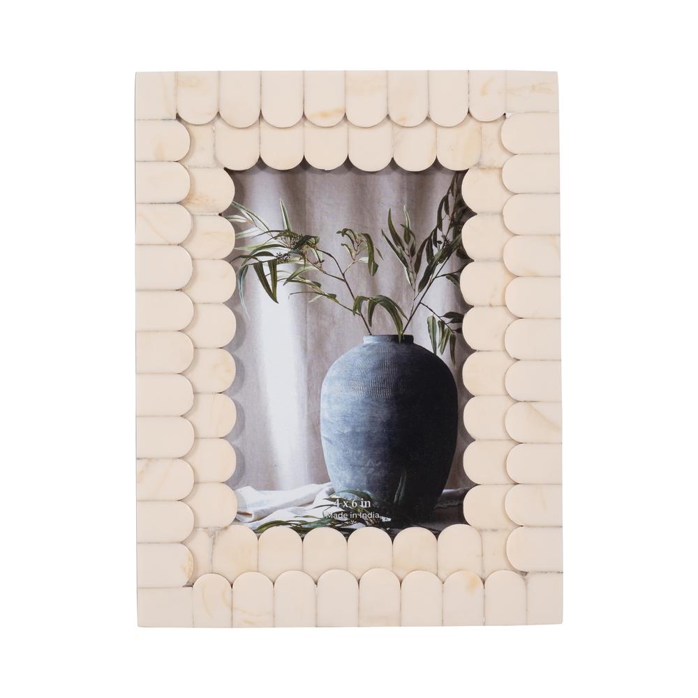 Resin, 4x6 Scalloped Photo Frame, Ivory. Picture 1