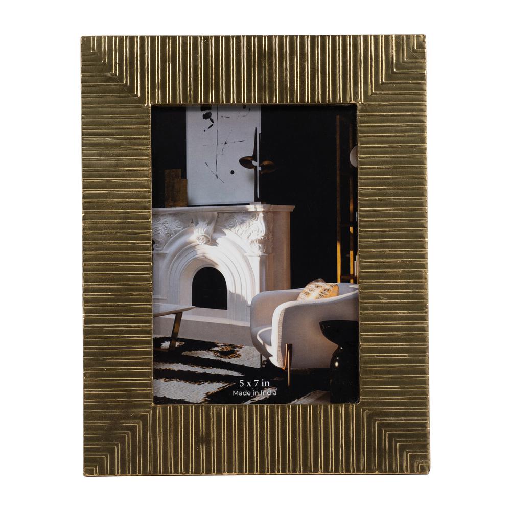 Metal, 5x7 5th Ave Photo Frame, Gold. Picture 1