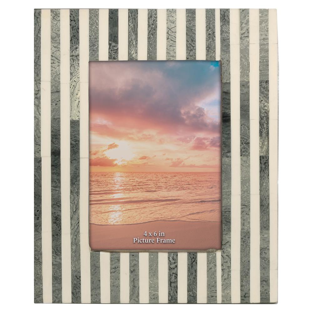 Resin, 4x6 Lines Photo Frame, Gray. Picture 1