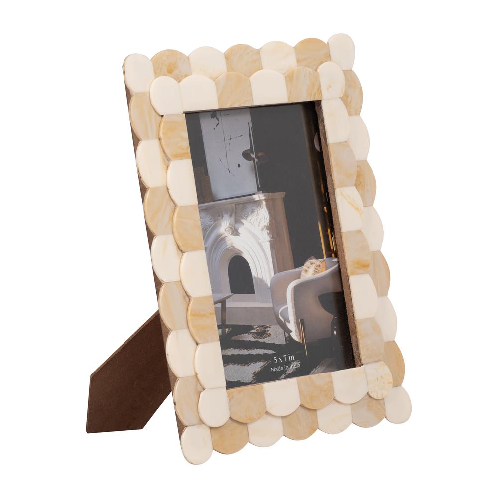 Resin, 5x7 2-tone Scalloped Photo Frame, Ivory. Picture 2