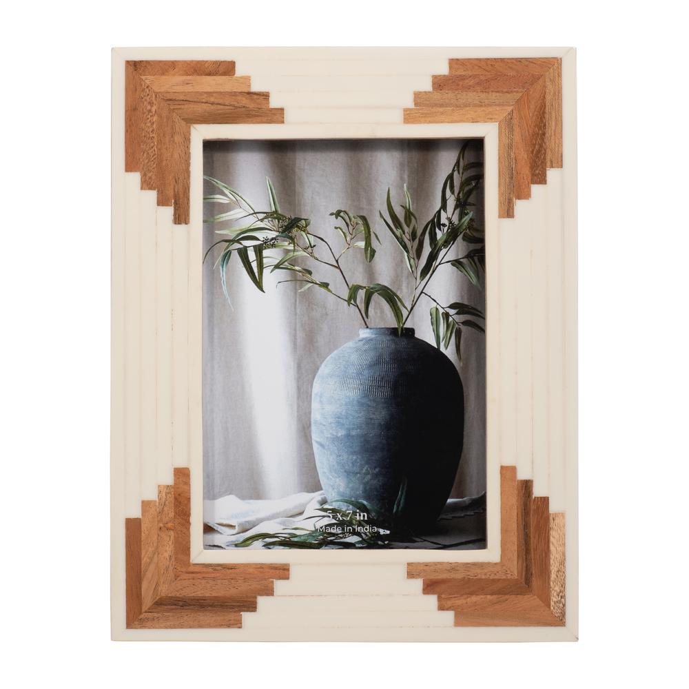 Resin, 5x7 Cascading Wood Photo Frame, White. Picture 1