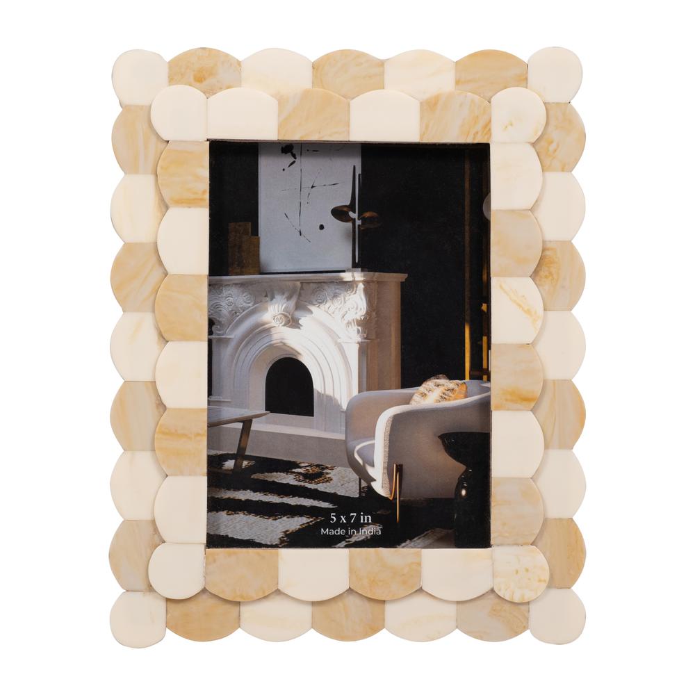 Resin, 5x7 2-tone Scalloped Photo Frame, Ivory. Picture 1