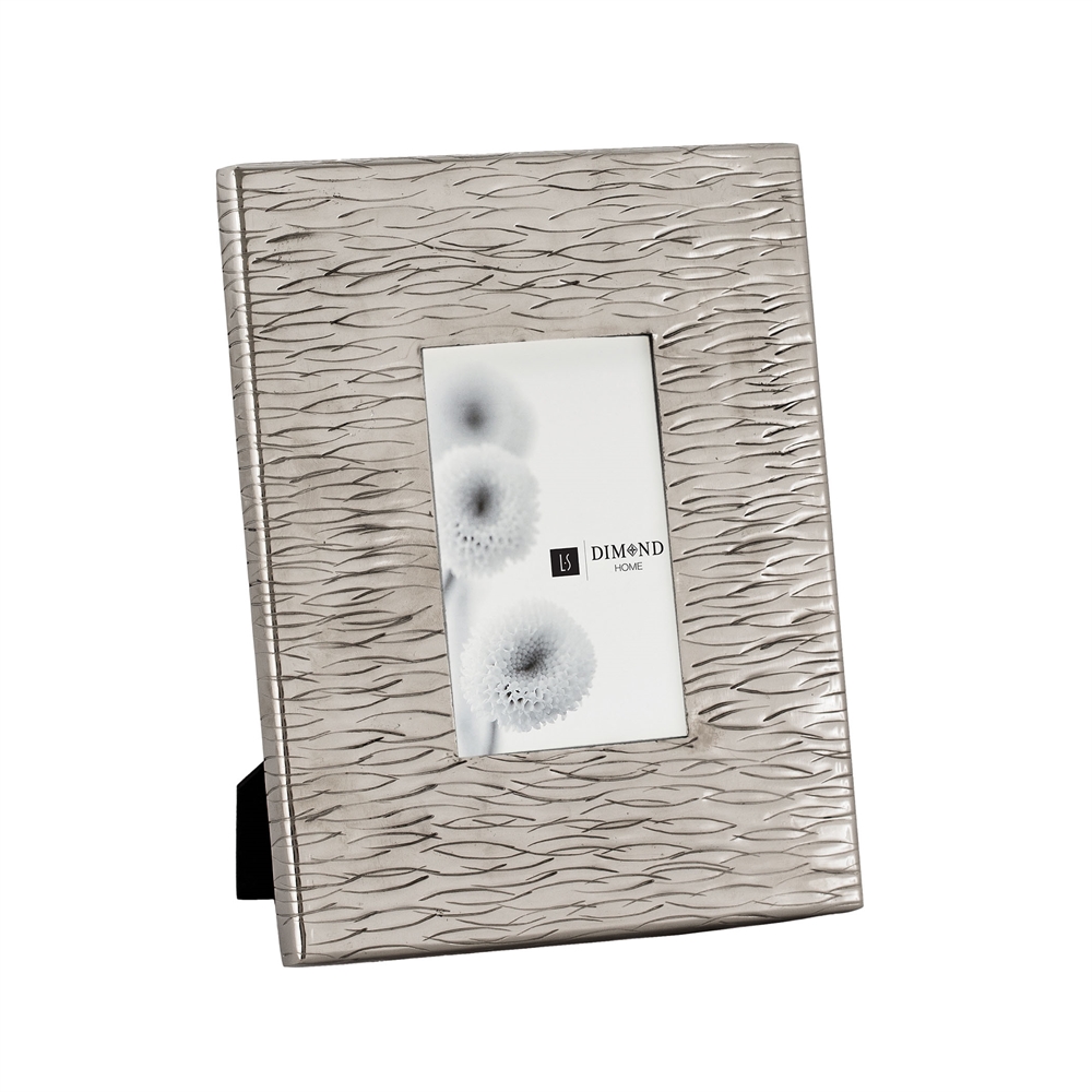 Aluminum Textured 4x6 Photo Frame. The main picture.