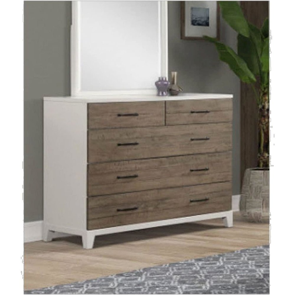 Daydreams  Dresser. Picture 1