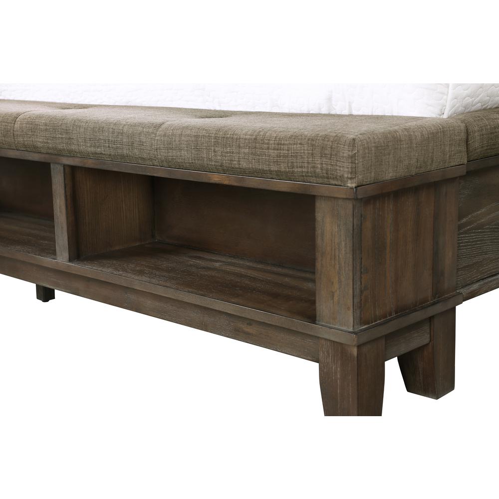 Furniture Cagney Traditional King Solid Wood Bed in Brown. Picture 3