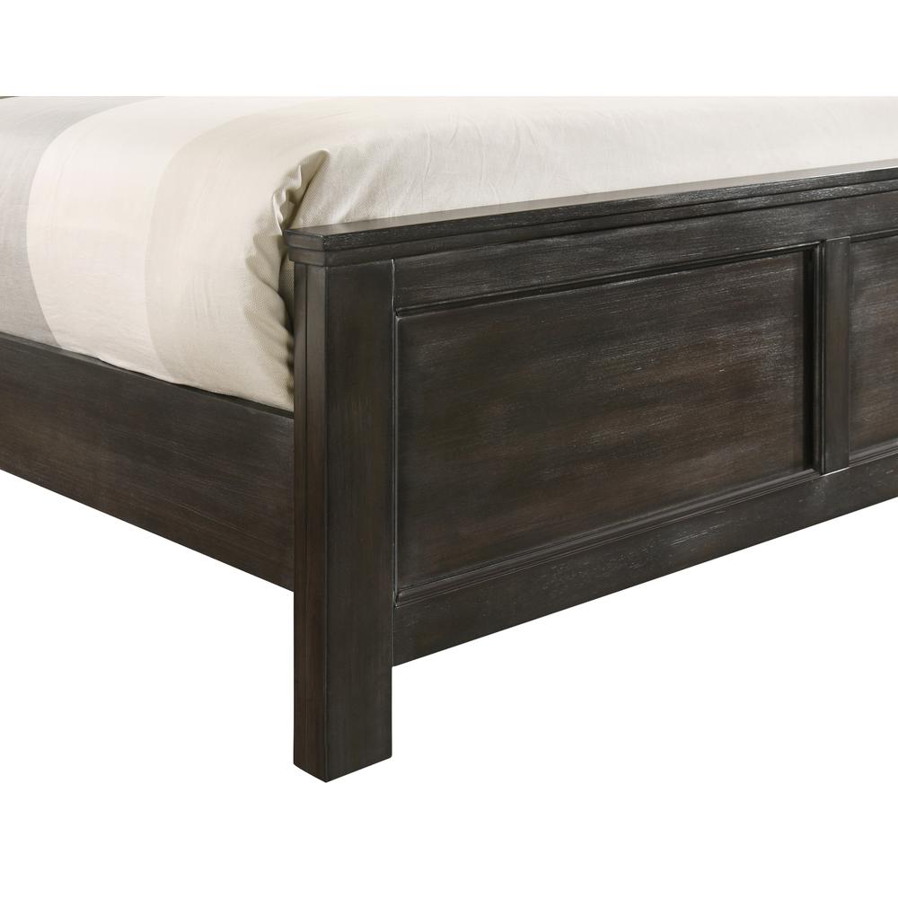 Furniture Andover Traditional King Wood Bed in Nutmeg. Picture 5