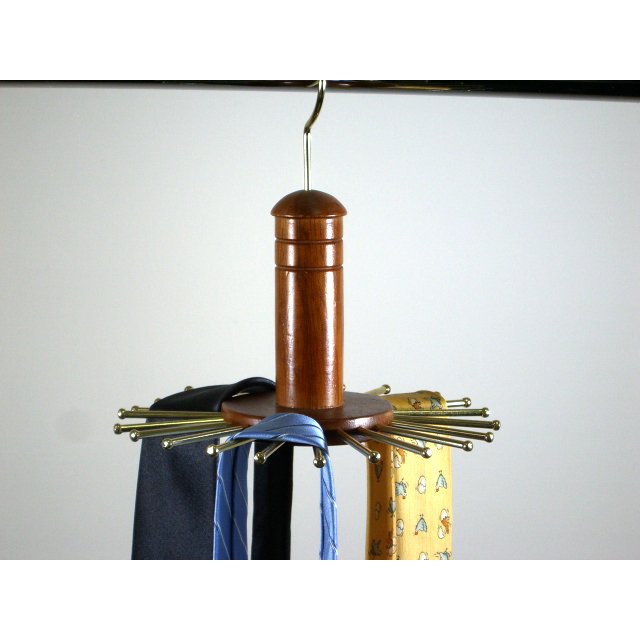 Home Essential Tie Hanger. Picture 2